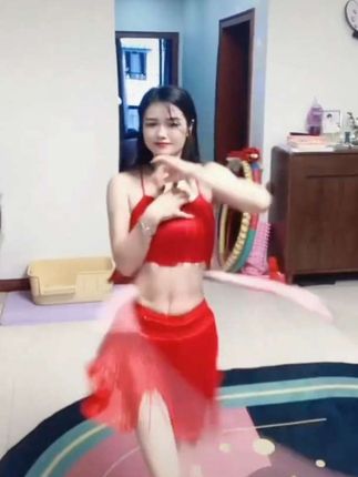 岸上的相思,船头的守护,爱在荡漾的纤绳间流淌。💞
