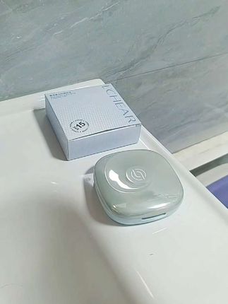 这么大的太阳带孩子去体检,排了几个小时的队,还好有这个蕾琪防晒定妆防晒粉饼,定妆的同时还防晒,而且还防水防汗,再也不怕晕妆了#出门必备 #不脱妆