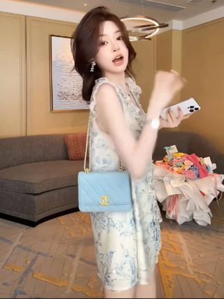 #今年最流行穿搭 #夏季穿搭 #清凉一夏 #遮肉显瘦穿搭 #气质女神穿搭
