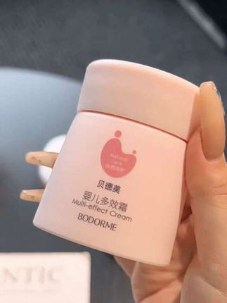 天一冷,宝宝的小脸就干燥起皮? 告别苹果脸!贝德美蓝甘菊面霜,24小时锁水滋养,宝宝秋冬也能拥有水嫩肌。#贝德美蓝甘菊面霜 #儿童面霜 #洋甘菊 #敏感肌宝宝面霜