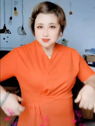 朋友们,周末愉快,分享好听的歌,我把家乡比苏杭……
