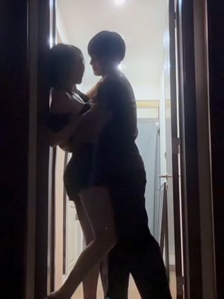 是谁在背后偷看我? #Angel舞和逆光的适配度 #姐弟恋