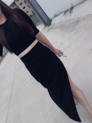 幸福大概就是,你喜欢粘着的那个人永远也不嫌你烦,你不用多好,我喜欢就好,我没有很好,你不嫌弃就好,去爱一个把你当成小朋友宠的人,而不是嫌弃你不懂事的人!