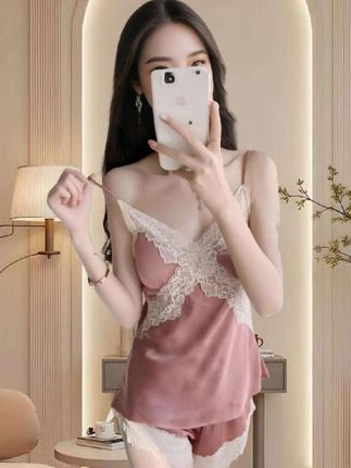 #时尚穿搭女装 #气质仙女裙穿搭 #甜美穿搭 #带胸垫吊带冰丝家居服#家居服套装 #家居服套装女