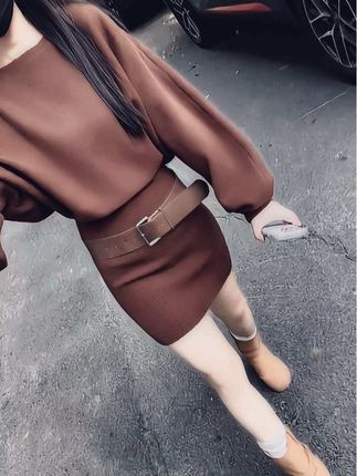 慢热,沉默,喜欢独处。三观正,不记仇,健忘体质,比你想象的深情,也比你以为的冷漠! #辣妹穿搭 #针织连衣裙 #慵懒感穿搭 #时髦精 #穿出高级感