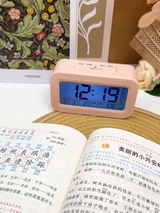 2025新款儿童智能时钟,功能强大,造型可爱,是孩子起床、学习的好帮手。#闹钟#时间管理#学生用品