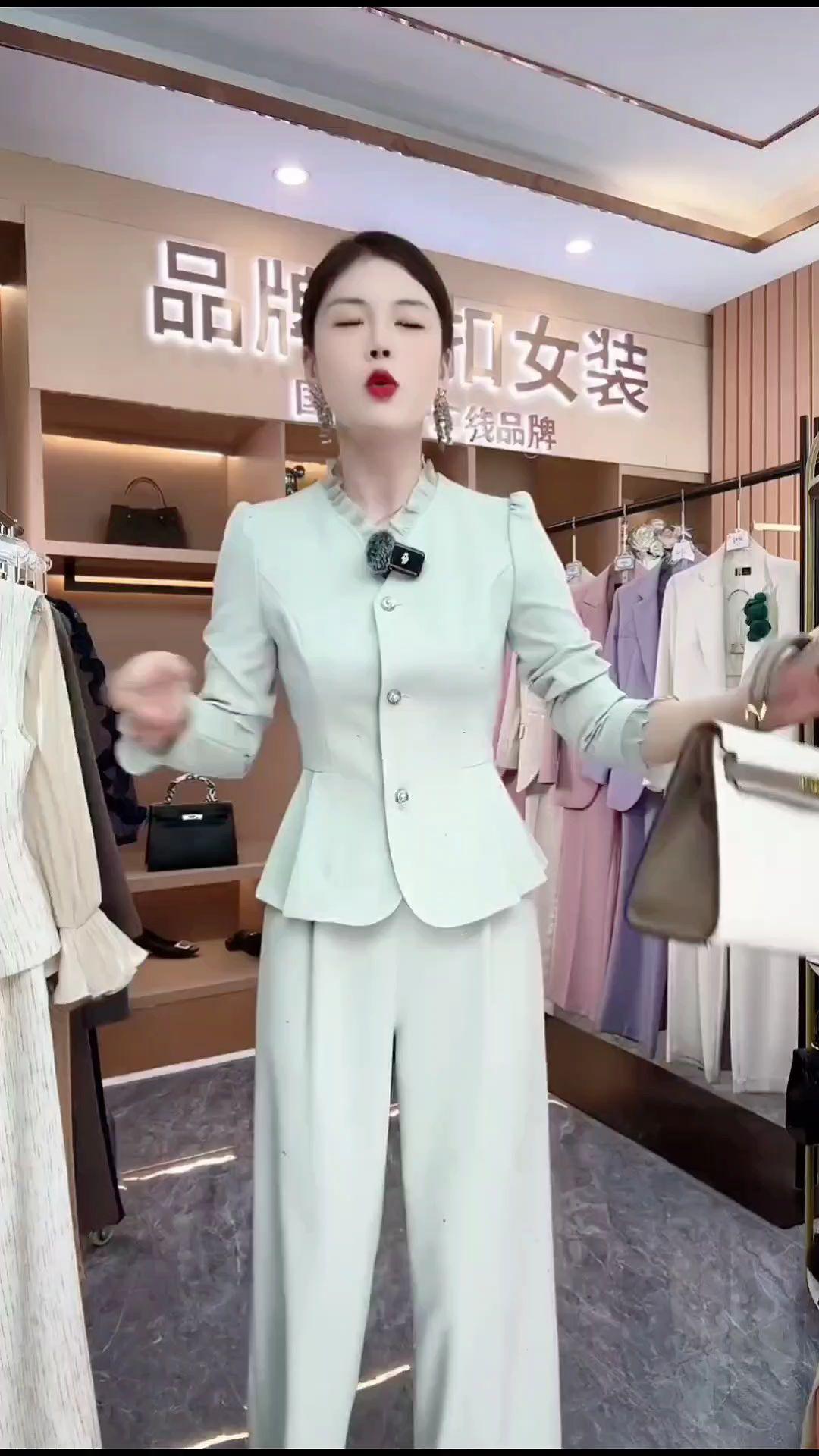 #轻奢女装 #只做高品质 #优雅知性 #高级穿搭 #职业装