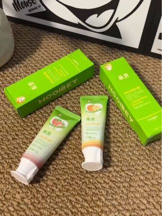 妈妈们囤牙膏的时候来了,禾贝家童牙膏你看看才 什么价现在的妈妈都知道要给孩子用奥拉氟牙膏了,这个就刚好符合一岁以上孩子的需求,而且他 个牙膏是水果味的,清甜不辣口,孩子刷着也不会抗拒像牙膏这种消耗品,趁现在合适赶紧来囤,两种口味可以让孩子交替着使用!#儿童防护牙膏 #奥拉氟牙膏#儿童牙膏 #儿童含氟牙膏#儿童防蛀牙膏含氟收