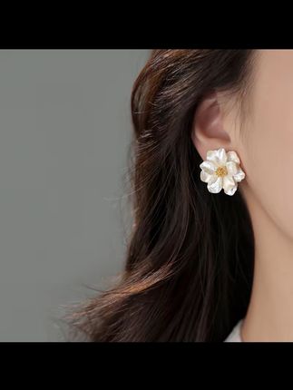山茶花耳钉 #山茶花耳钉 #耳钉 #耳饰 #美出高级感 #种草