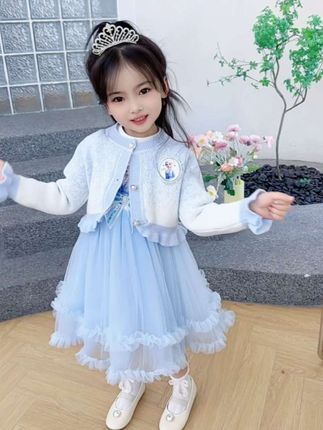 据说把从小爱给女儿打扮的妈妈,有一部分也是在满足自己小时候没有裙子的遗憾,是真的吗#生女儿就要这样穿 #童装搭配每日更新 #生女儿就是用来打扮的 #每日童装穿搭分享 #骗你生女儿