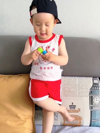 这套莫代尔怀旧童年小背心,超舒服超凉快,价格也太划算了,居家外出穿都好看。#男宝穿搭 #萌娃穿搭#高品质童装 #骗你生儿子 #也太可爱了吧
