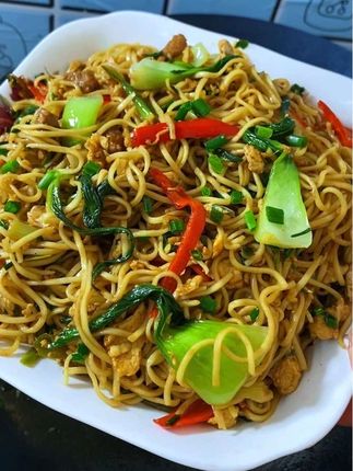 白象这非油炸面太绝了!水开煮5分钟不坨,炒着裹满酱油香,煮着吸饱汤味儿,清爽不腻口,我家娃端碗就扒拉,连汤都想喝光!#白象#国货之光#舌尖上的味道#好吃到停不下来#妈呀太香了