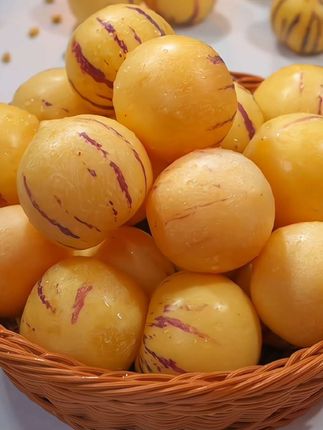 从来没吃过这么好吃的人参果,清甜爽口,一口爆汁#人参果#优质农产品#新鲜应季水果#水果#口感特别好 @抖音美食达人助手