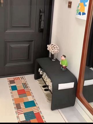 我也是去了邻居家才知道还有这样的换鞋凳,以前我们家都是蹲着换鞋,太累了。这个换鞋凳不仅看着高级大气,而且特别实用,平时坐着换鞋很舒服,还可以把脱掉的鞋子放在下面一层。轻奢沙发换鞋凳 简约玄关长条凳子 北欧经济型可坐式穿鞋凳#多色可选 #时尚百搭 #换鞋凳 #结实耐用 #美观实用