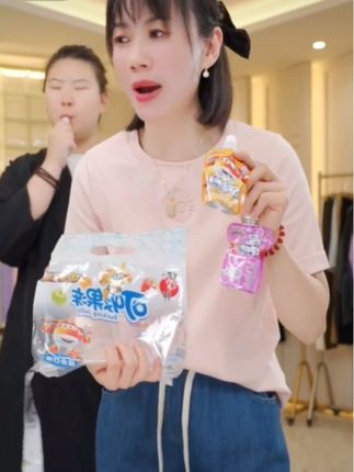 可吸果冻儿童零食 #可吸果冻 品牌可吸果冻儿童独立包装零食特价,好吃实惠#好物推荐🔥 #超便宜超划算 #果冻 #儿童零食 @DOU+小助手 @DOU+上热门