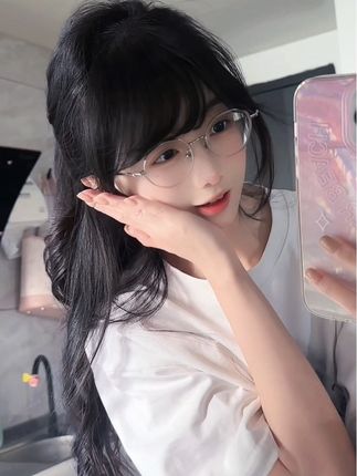 粘人的小猫没有错 粘对人就好啦 ^⌯𖥦⌯^੭