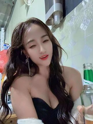 六盘水的男模在哪里,姐准备了2000够不够,不够给姐说#有点上头 #故事与酒
