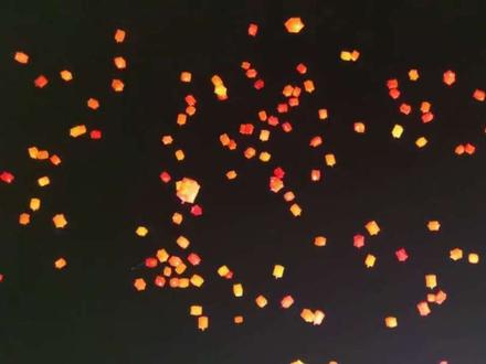 感谢利济村给我们带来的温暖,新年快乐!#利济村 #团年饭 #孔明灯 #新年快乐