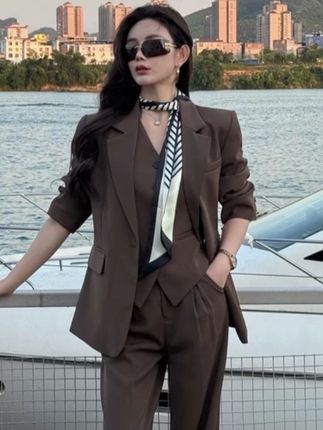 老钱风西装外套套装女早秋复古高级V领马甲/阔腿拖地裤三件套#高级感穿搭 #穿出高级感 #职场穿搭 #气场全开 #减龄气质
