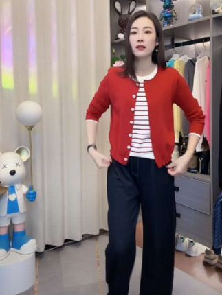 #奔向户外穿搭要帅 #把日常衣服穿出新花样 #穿搭中如何运用色彩美学 #美出高级感 #面料柔软舒适