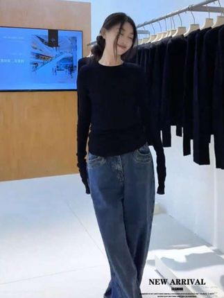 MARIE.COCO韩系高级感黑色露背修身显瘦上衣牛仔裤套装#秋季穿搭 #显瘦洋气 #谁穿谁好看 #早秋高智感职场穿搭 @DOU+上热门