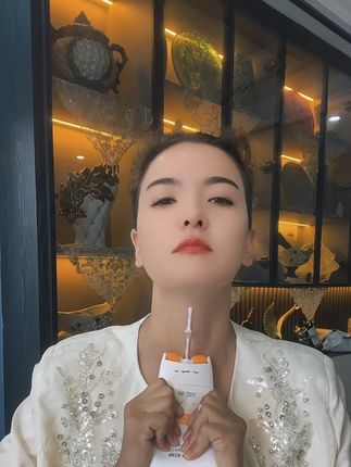 #好物推荐🔥 #双滚轮按摩颈霜#六肽颈霜