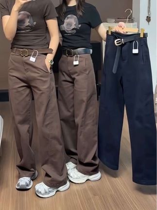 #秋季不露腿穿搭,解决秋 日保暖需求,展现女装的多样搭配可能 性。#阔腿牛仔裤