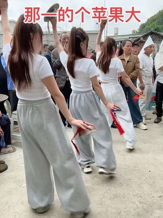 #抖音小助手dou上热门 #打鼓妹