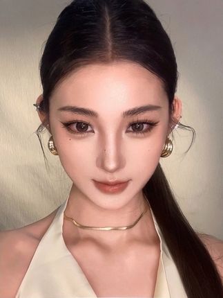 被我抓到了吧~(有老婆愿意做我的原始粉吗🥰 #拍蚊子变装 #初秋妆容 视频参考@莓莓汁 #变妆前后 #变妆 #创作灵感