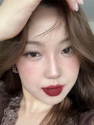 Vintage感红唇妆我馋你很久啦🥵详细跟练 #妆容分享#红唇妆#今日妆容#原相机