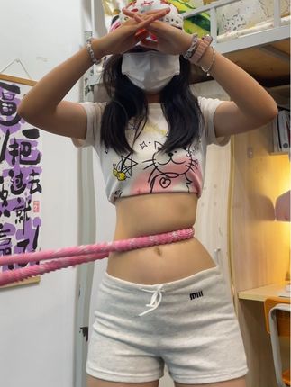 回复 @芳芳baby的评论 姐妹们,腰腹训练不用整花里胡哨的,每天坚持20分钟呼啦圈,你会感谢自律的自己!#居家锻炼 #呼啦圈转起来 #居家健身有新招 #小蛮腰马甲线