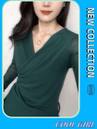 2025年秋季爆款v领修身长袖网纱T恤套头内搭显瘦交叉打底上衣女潮#百搭打底衫 #网纱打底衫 #T恤 #显瘦穿搭 #爆款热卖中
