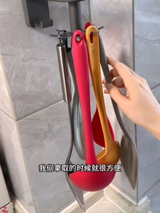 这款铝合金的吸盘六爪挂钩结实耐用,而且承重力也很强。#免打孔挂钩#吸盘挂钩#吸盘六爪挂钩#六爪挂钩#厨房好物。多功能挂钩