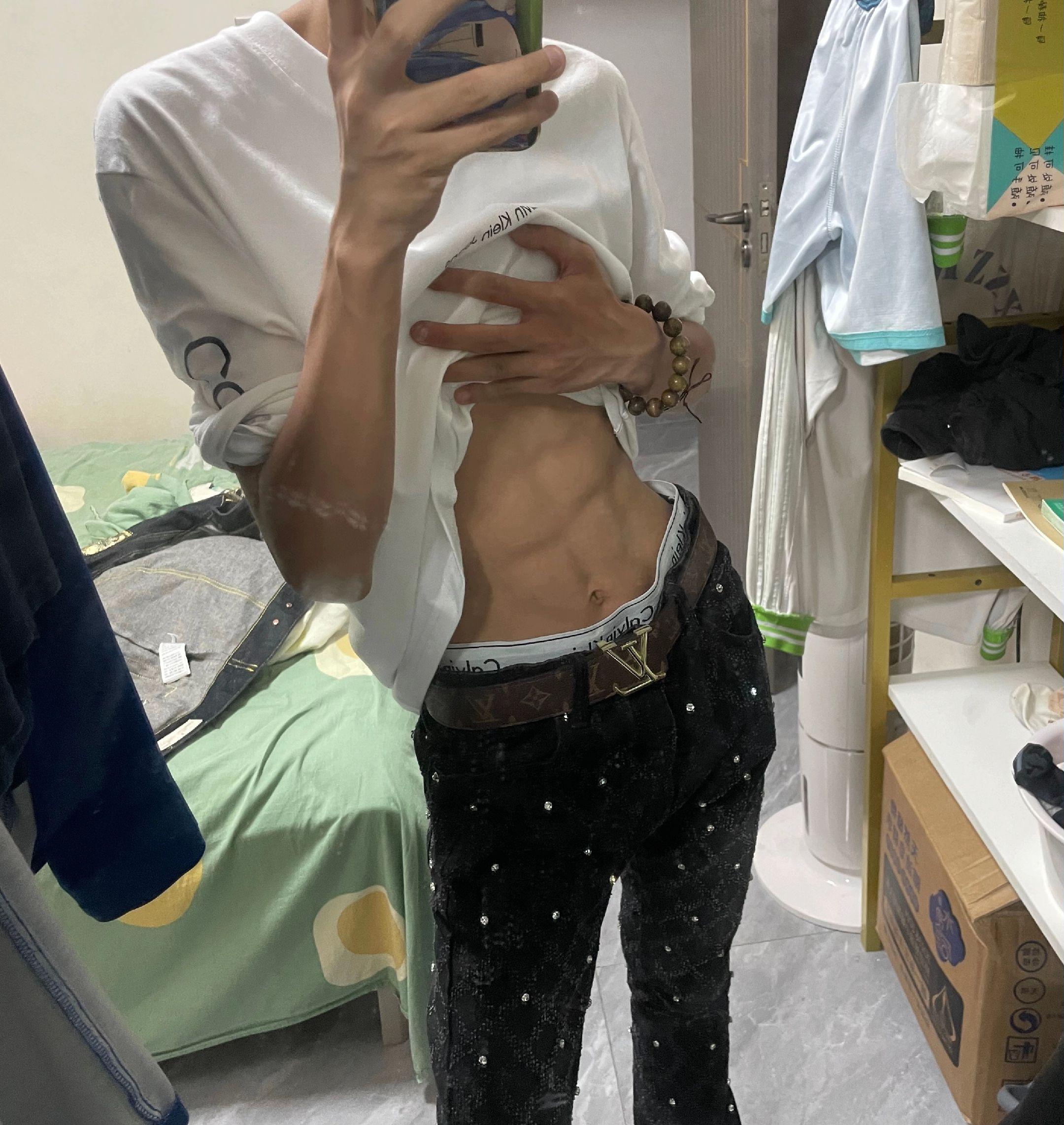 露脸是对你的降维打击 当然穿搭也是#穿搭 #轻奢