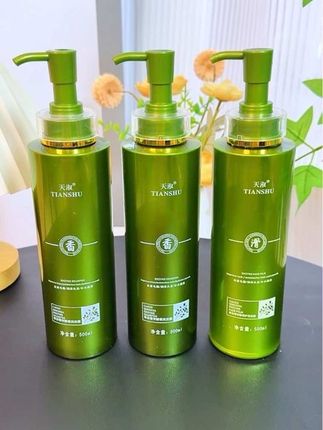 怪不得大家都爱用这款洗发水,平时两天不洗就出油,自从用了这款#洗发水 现在好多了,一家人都可以用洗完柔顺还香香的#养发护发 #洗发水推荐