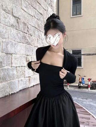 2025法式复古纯欲风黑色收腰显瘦连衣裙 #高级感穿搭 #女装 #小众设计师款 #显高显瘦 #气质仙女裙穿搭