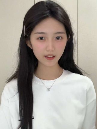 😋😋😋 #甜妹 #手势舞 #我又心动了