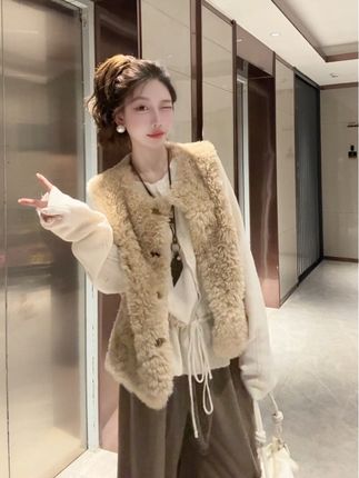 好喜欢好温柔好秋冬#高级感穿搭 #慵懒风穿搭 #精致穿搭 #秋冬马甲穿搭