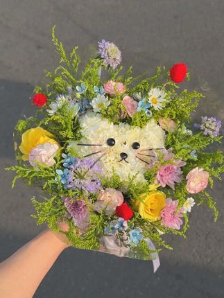 如果幸福是一束Hello Kitty鲜花 有人送你就是双倍幸福. #唯树鲜花到家