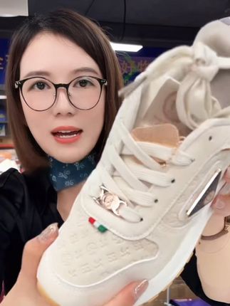 #好物推荐🔥 【男女同款】2025秋季Bosi Vaesacr波斯瓦萨奇皮面厚底轻奢时尚百搭休闲运动鞋#鞋子#运动鞋#休闲鞋 #百搭鞋子 @巨量千川 @巨量本地推 @DOU+好生意 @DOU+上热门