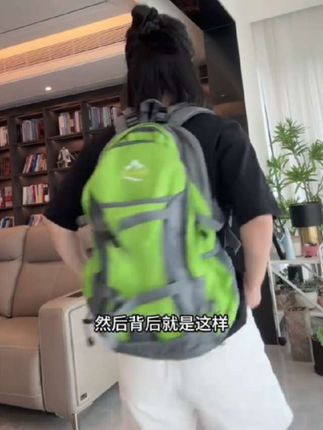 户外旅行包徒步运动韩版时尚防水骑行双肩背包登山背包户外背包#登山包 #登山包大容量 #旅行包 #徒步包 #户外双肩包