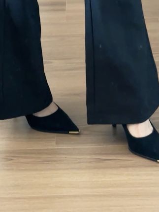 让鞋子提醒自己享受美丽,不惧脚下源于内心 的自信#高级感穿搭 #穿搭分享每一天 #穿出高级感 #ootd分享 #鞋控日常
