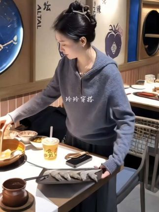 灰色慵懒风连帽长袖针织毛衣女款2025新款冬季宽松内搭上衣 #时尚穿搭 #显瘦穿搭 #高级感穿搭 #气质穿搭 #我要上热门🔥