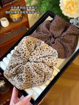 秋冬慵懒风丸子头用这个超大号发圈,怎么搭都气质~#头饰发饰 #头饰搭配 #网红发饰 #发饰 #发圈头绳