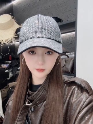自带高光滤镜的闪亮棒球帽 加大加宽帽檐布灵布灵马尾鸭舌帽#原创视频 #修饰脸型 #棒球帽 #鸭舌帽 #帽子一戴谁都不爱 @我要上热门
