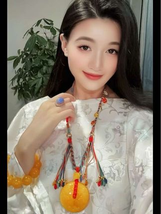 “凤凰归位 九紫离火”拿回属于你的一切❤️我们的新品龙凤呈祥焦皮料鸡油红蜜蜡平安扣雕刻完成咯🥳快来入手吧#文玩蜜蜡 #九紫离火 #凤凰归位 #万物皆可盘 #天然蜜蜡