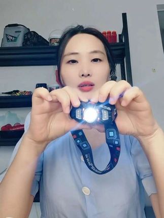 微笑鲨户外钓鱼挥手感应夜钓黑坑红光驱蚊多功能强泛光超轻头灯#超轻头灯#钓鱼头灯#户外钓鱼