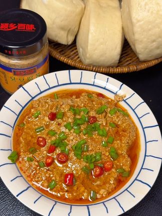 老式臭豆腐乳 老家人用老方法老工艺做的这个老式臭豆腐乳,闻着臭吃着香的很,咬一口秒回童年#儿时味道 #老式臭豆腐乳 #小时候味道