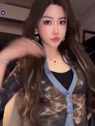 美式辣妹豹纹拼接收腰打底开衫V领上衣显瘦遮肉上衣#性感美女 #豹纹 #时尚搭配