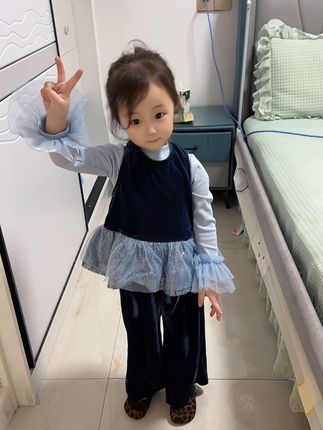 长得普通没事,有个会打扮的妈妈就行了#秋季新款#生女儿就是用来打扮的 #生女儿就要给她这样穿